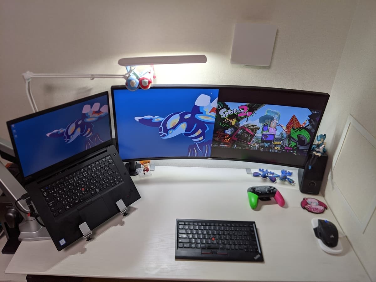 ウルトラワイドのゲーム&作業デスク